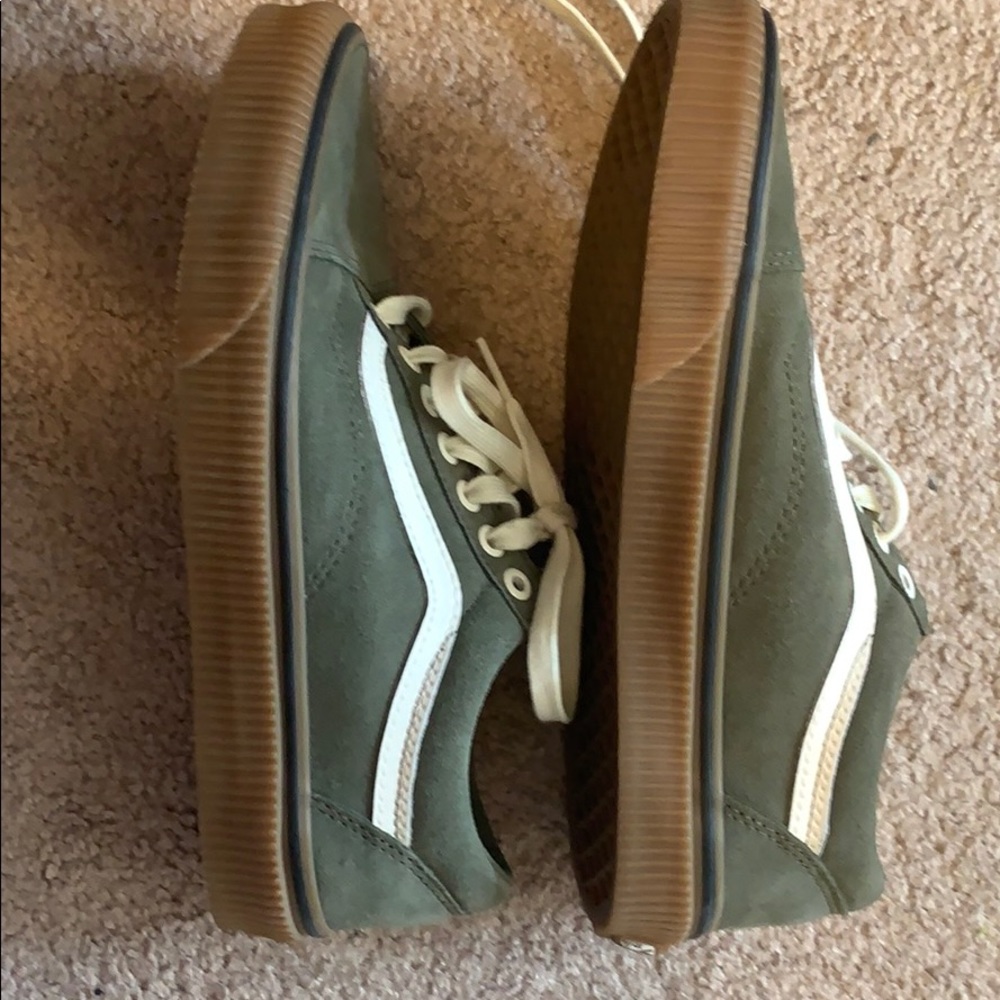 Vans - Picture 3 of 3